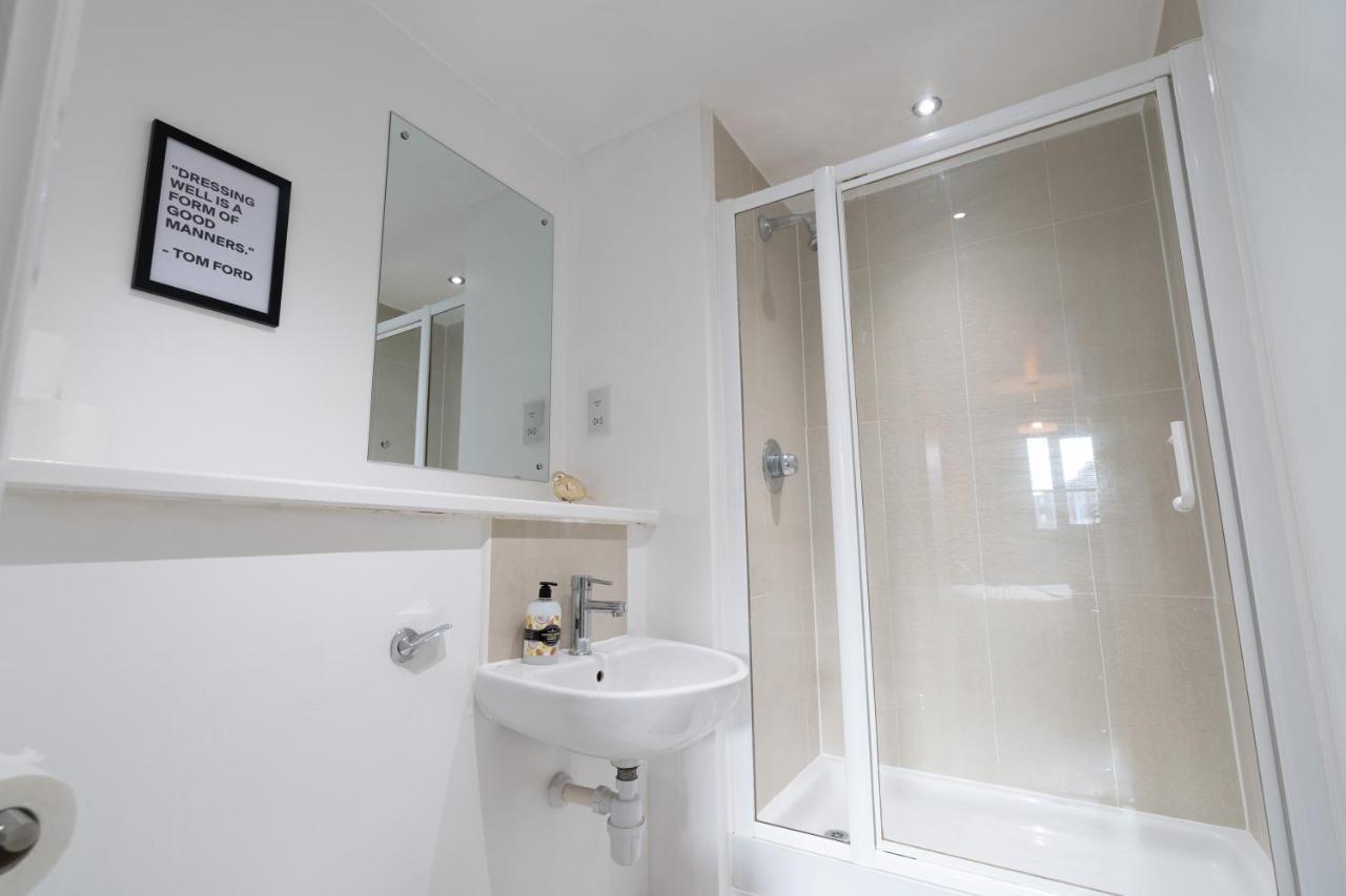 Caliber Stays Birmingham Bliss - Medusa Suite Apartments - Central 2-Bed Retreat - City Attractions, Sleeps 4, Free Netflix, Nearby Parking & Close Proximity - Bullring, Grand Central, The Cube - 5 Minutes Walk Exterior foto